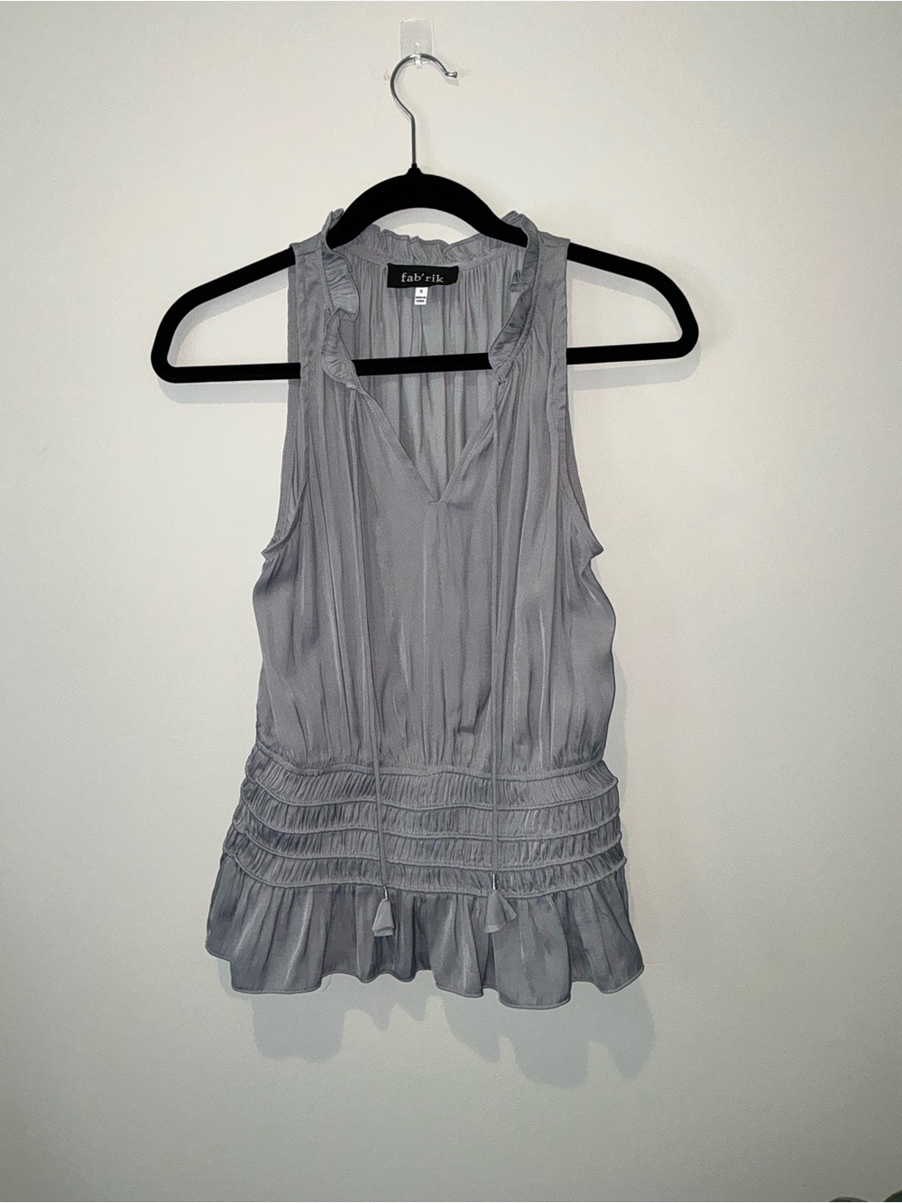fab'rik Light Gray Ruffle-Trim Sleeveless Camisole Blouse